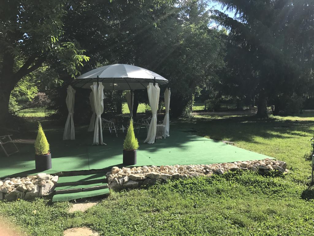 Fonfa Liget Hotel Senye Luaran gambar